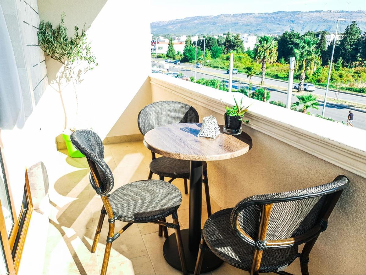 Lacasa Apartments & Restaurant Ulcinj Esterno foto