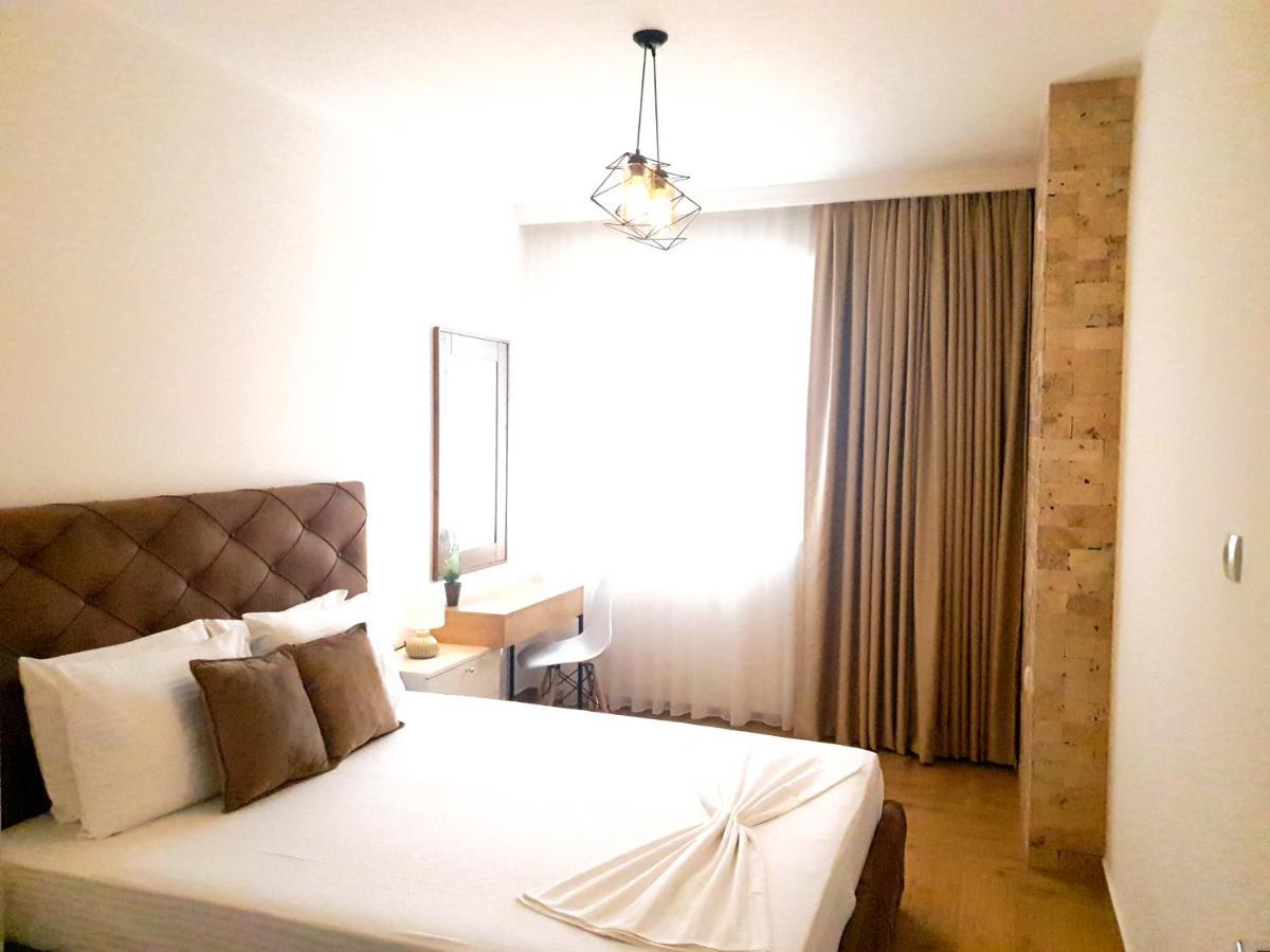 Lacasa Apartments & Restaurant Ulcinj Esterno foto