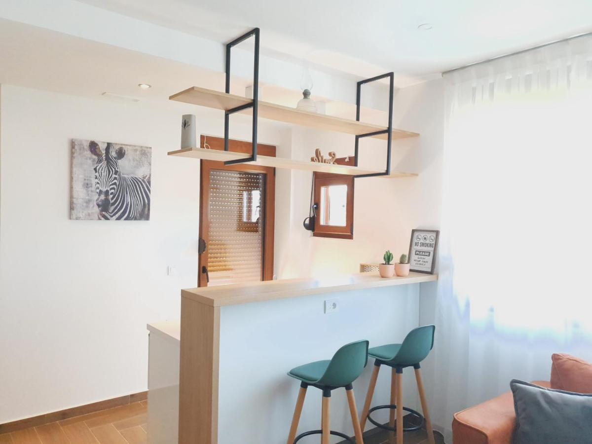 Lacasa Apartments & Restaurant Ulcinj Esterno foto