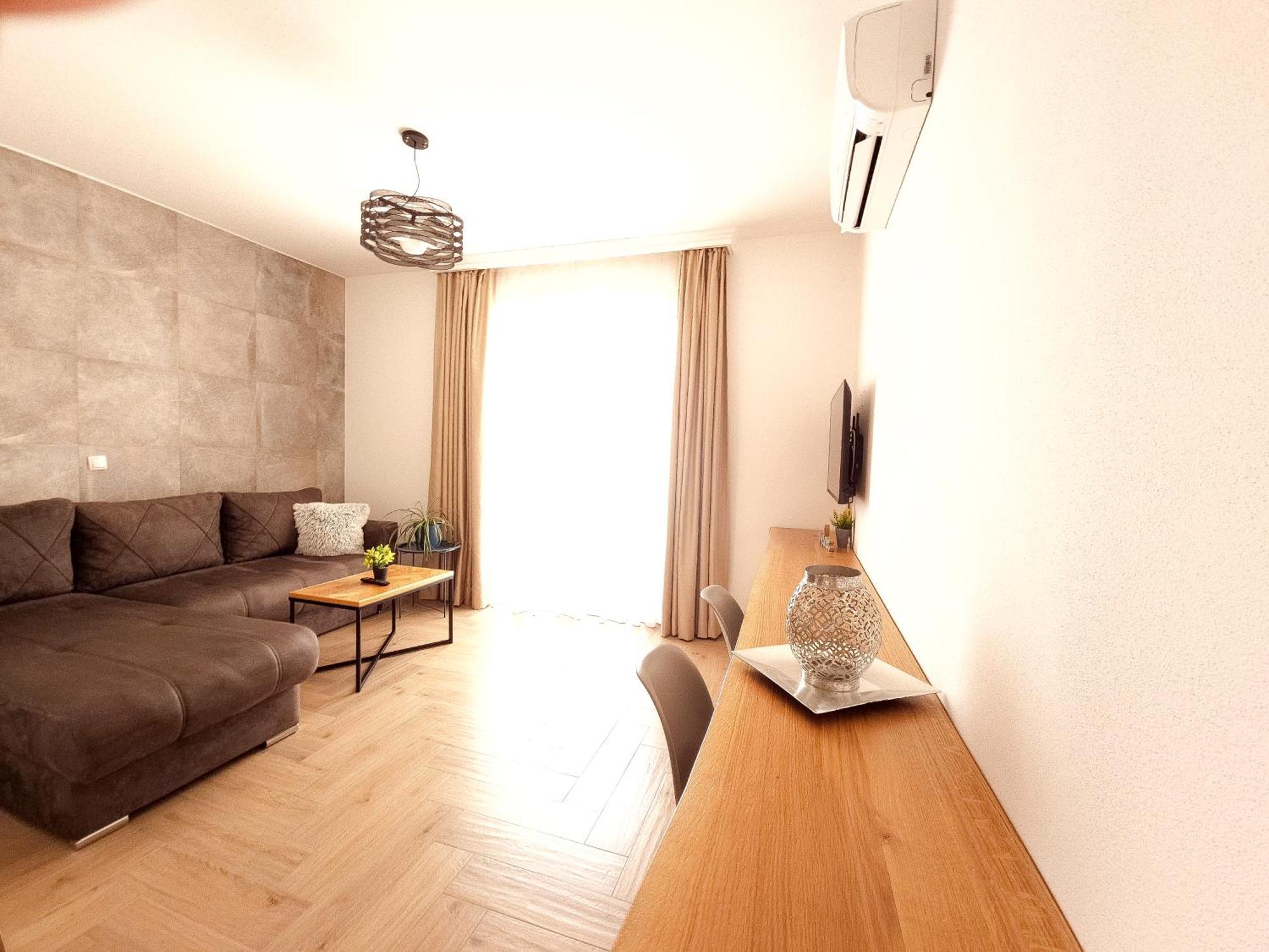 Lacasa Apartments & Restaurant Ulcinj Esterno foto