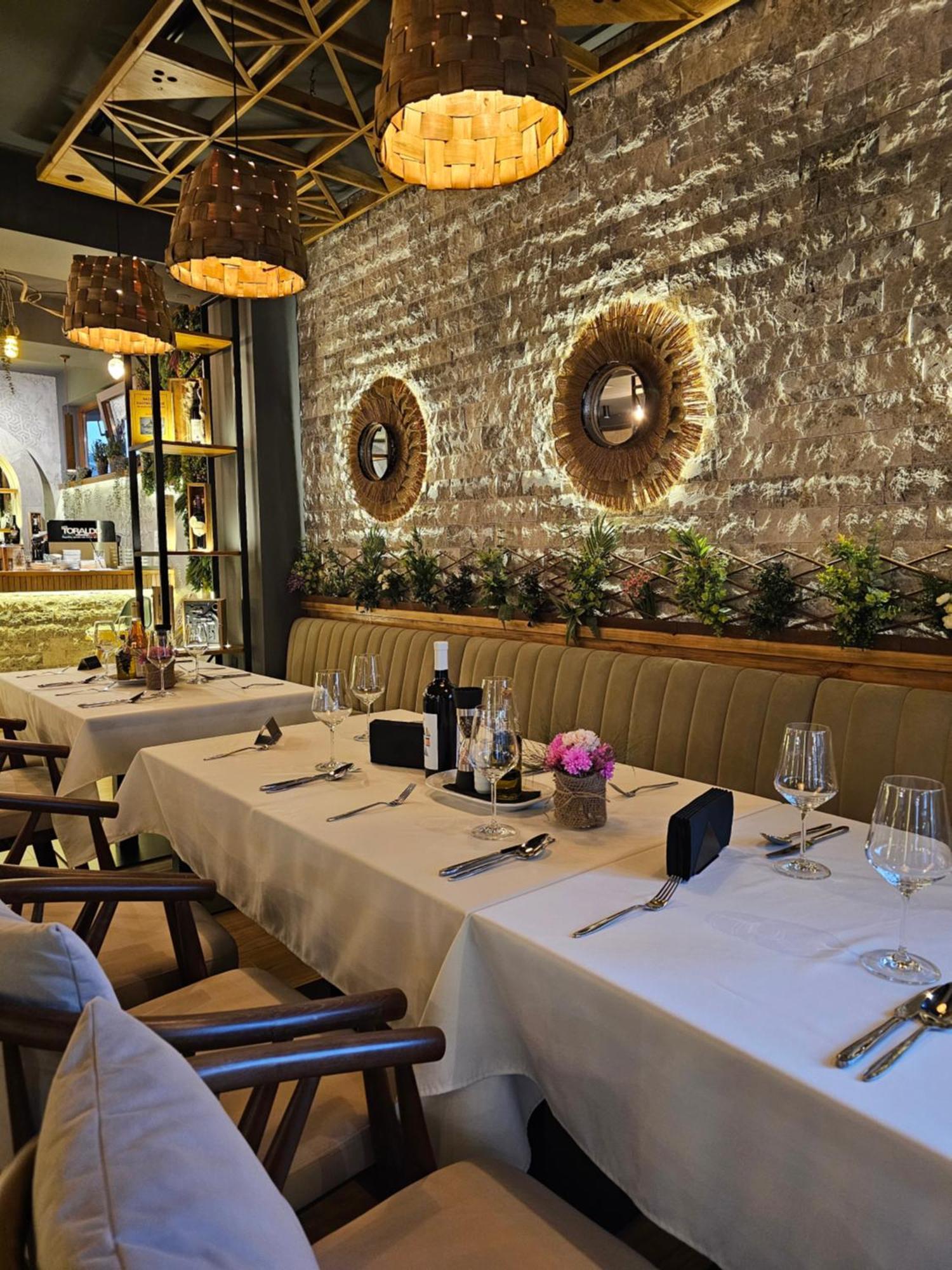 Lacasa Apartments & Restaurant Ulcinj Esterno foto