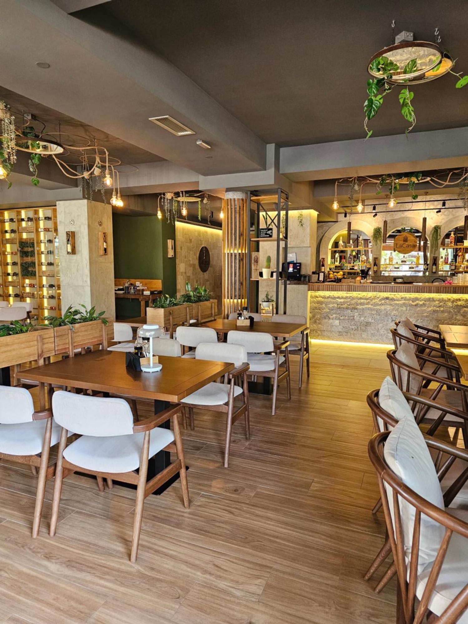 Lacasa Apartments & Restaurant Ulcinj Esterno foto