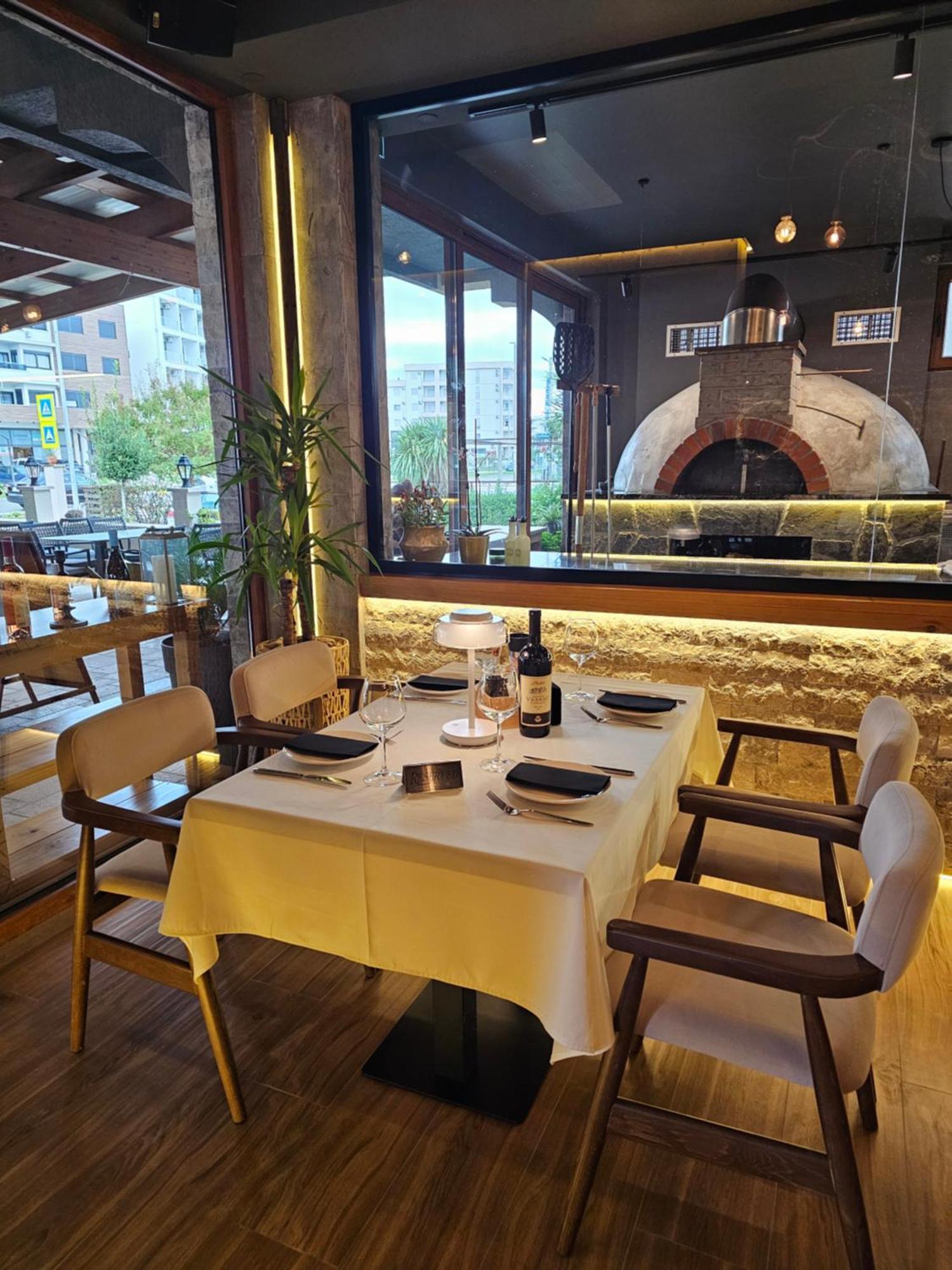 Lacasa Apartments & Restaurant Ulcinj Esterno foto