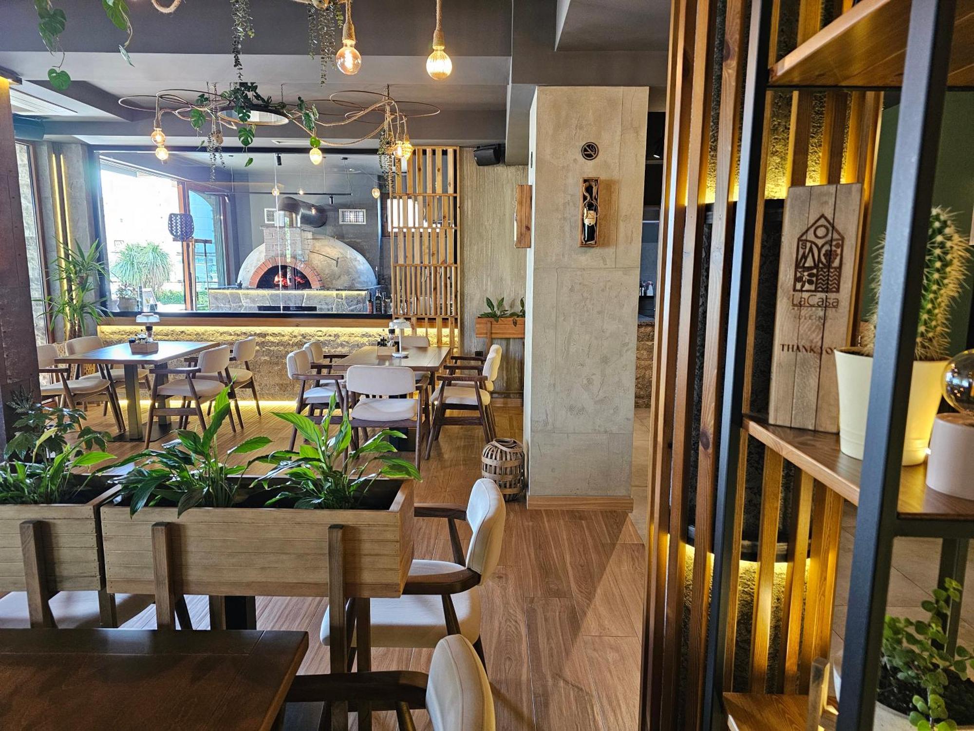 Lacasa Apartments & Restaurant Ulcinj Esterno foto